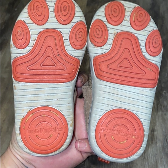 Hush puppies toddler shoes size 6 - Picture 2 of 3